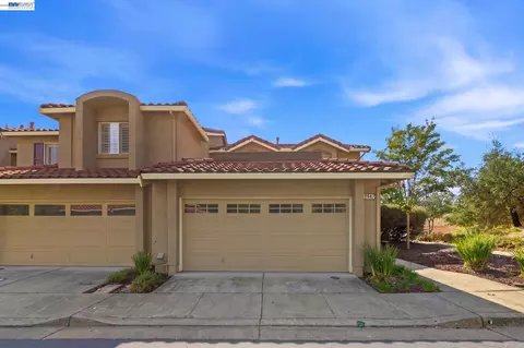 19947 Summercrest Dr, Castro Valley, CA 94552