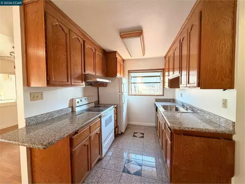 Kitchen - 4412 Sandmound Blvd, Oakley, CA 94561 photo 1 of 2