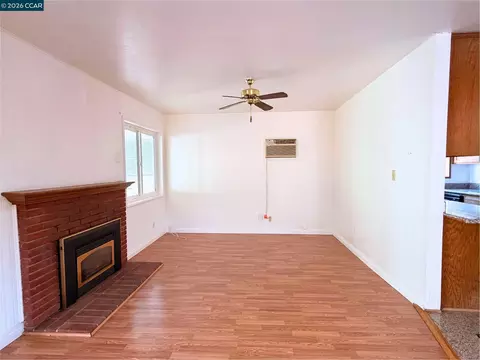 Living - 4412 Sandmound Blvd, Oakley, CA 94561 photo 4 of 9