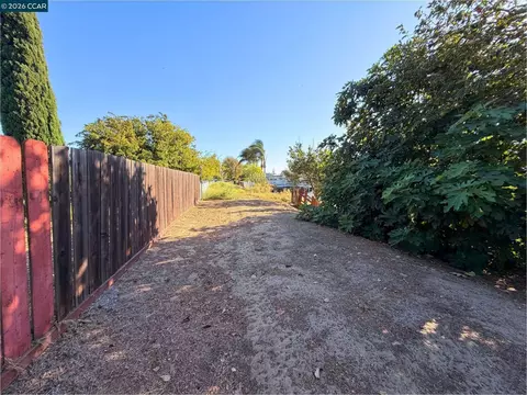 Exterior - 4412 Sandmound Blvd, Oakley, CA 94561 photo 10 of 12