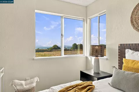 Bedroom - 202 Oneil Cir, Hercules, CA 94547 photo 4 of 5