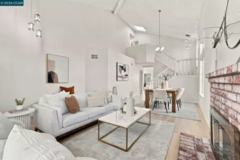 Living - 202 Oneil Cir, Hercules, CA 94547 photo 2 of 3