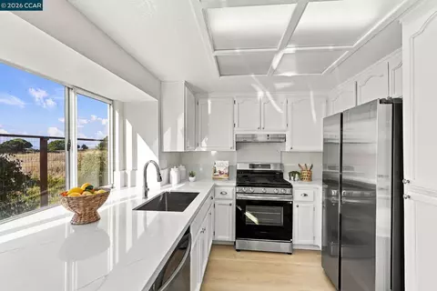 Kitchen - 202 Oneil Cir, Hercules, CA 94547 photo 2 of 3
