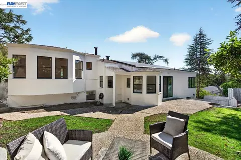 Exterior - 3890 Serrano St, Martinez, CA 94553 photo 3 of 7