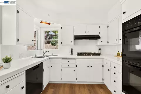 Kitchen - 3890 Serrano St, Martinez, CA 94553 photo 2 of 3