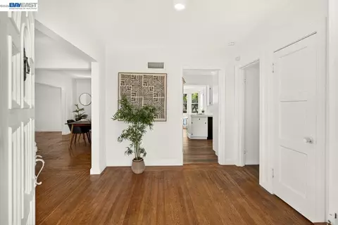 Entry Way - 3890 Serrano St, Martinez, CA 94553 photo 1 of 5