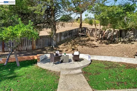 Exterior - 3890 Serrano St, Martinez, CA 94553 photo 6 of 7