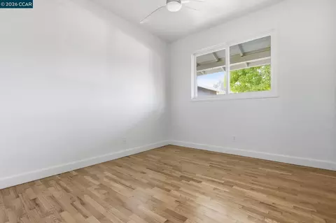 Bedroom - 433 Lassen Dr, Martinez, CA 94553 photo 1 of 7
