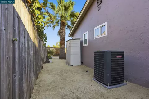 Exterior - 433 Lassen Dr, Martinez, CA 94553 photo 6 of 11