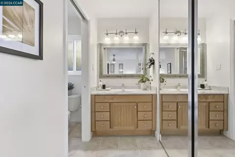Bath - 433 Lassen Dr, Martinez, CA 94553 photo 4 of 6