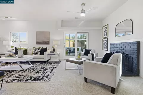 Living - 433 Lassen Dr, Martinez, CA 94553 photo 2 of 8