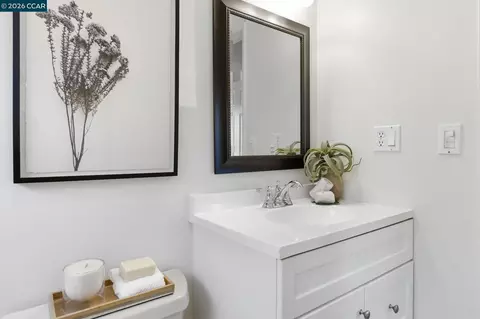 Bath - 433 Lassen Dr, Martinez, CA 94553 photo 3 of 6