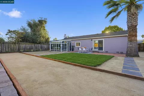 Exterior - 433 Lassen Dr, Martinez, CA 94553 photo 8 of 11
