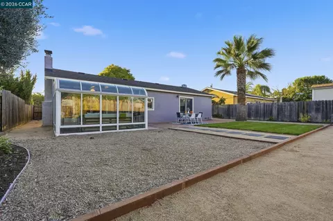 Exterior - 433 Lassen Dr, Martinez, CA 94553 photo 9 of 11
