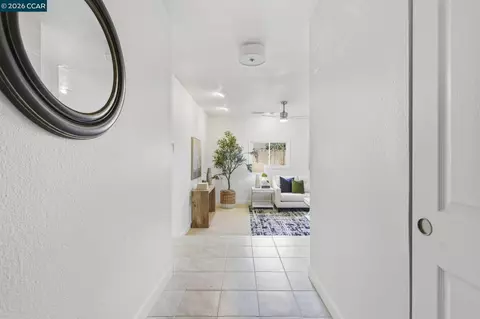 Entry Way - 433 Lassen Dr, Martinez, CA 94553 photo 1 of 2