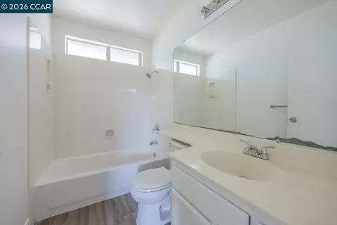 Bath - 200 Oriole Ct, Hercules, CA 94547 photo 3 of 3