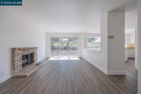 Living - 200 Oriole Ct, Hercules, CA 94547 photo 5 of 6