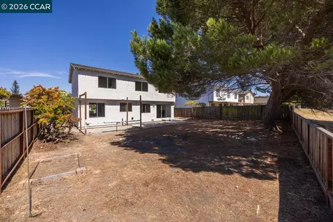 Exterior - 200 Oriole Ct, Hercules, CA 94547 photo 4 of 5