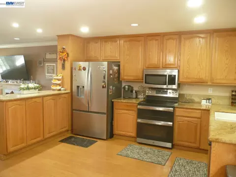 Kitchen - 3253 Jamie Way, Fairview, CA 94541 photo 2 of 2