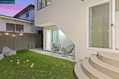Exterior - 2703 Mathews St, Berkeley, CA 94702 photo 6 of 14