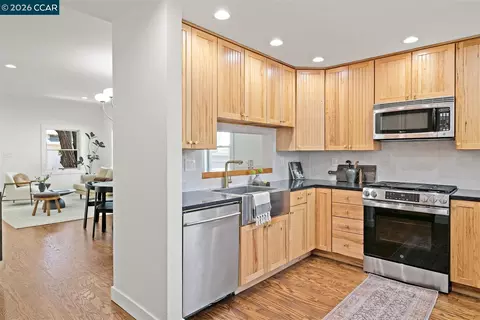 Kitchen - 2703 Mathews St, Berkeley, CA 94702 photo 2 of 5