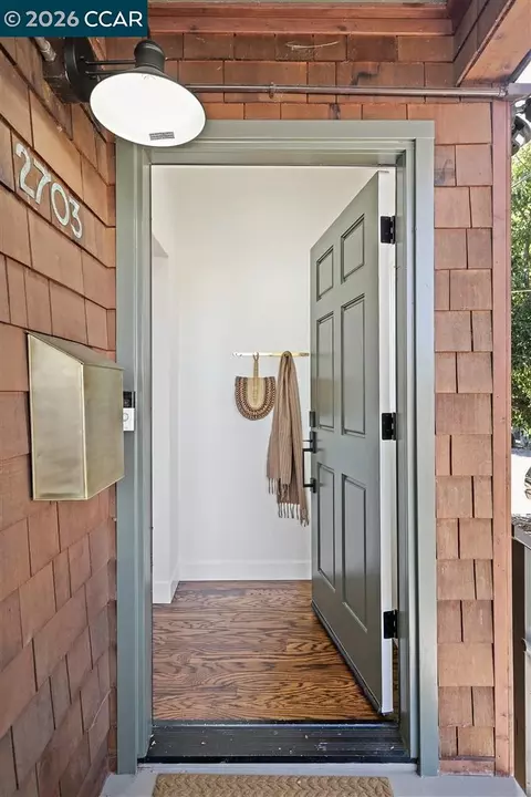 Entry Way - 2703 Mathews St, Berkeley, CA 94702 photo 3 of 3