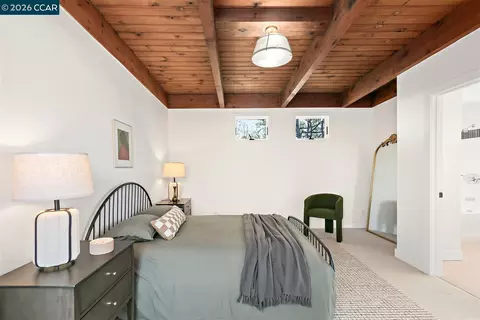 Bedroom - 2703 Mathews St, Berkeley, CA 94702 photo 4 of 9