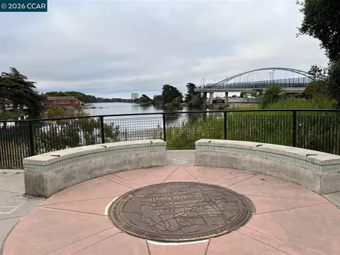 View/Area - 2703 Mathews St, Berkeley, CA 94702 photo 7 of 7