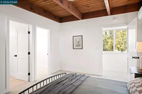 Bedroom - 2703 Mathews St, Berkeley, CA 94702 photo 6 of 9
