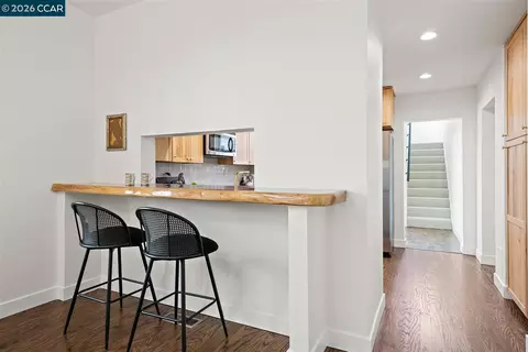 Entry Way - 2703 Mathews St, Berkeley, CA 94702 photo 1 of 3