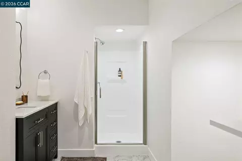 Bath - 2703 Mathews St, Berkeley, CA 94702 photo 7 of 7