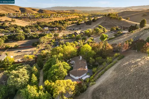 1450 Lawrence Rd, Danville, CA 94506