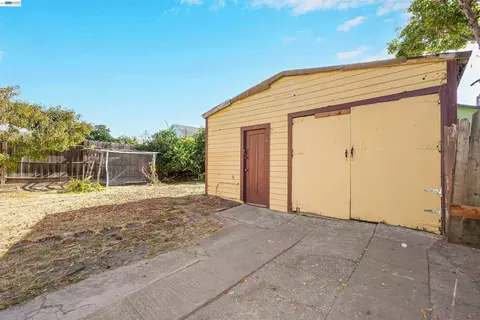 Exterior - 1646 51st Ave, Oakland, CA 94601 photo 13 of 13