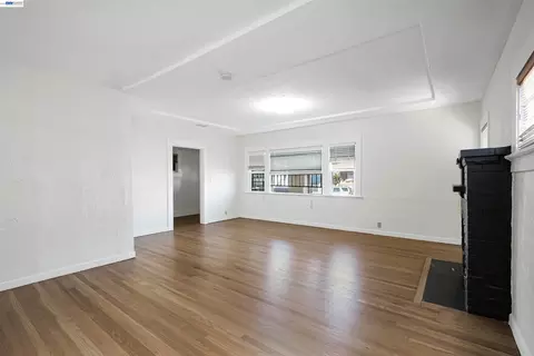 Living - 1646 51st Ave, Oakland, CA 94601 photo 3 of 4