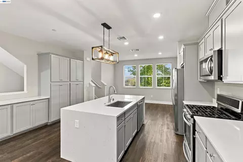 Kitchen - 24217 2nd St, Hayward, CA 94541 photo 4 of 4