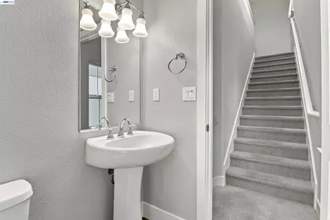 Entry Way - 24217 2nd St, Hayward, CA 94541 photo 4 of 4