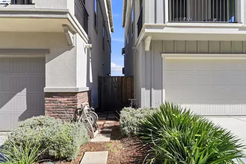 Exterior - 24217 2nd St, Hayward, CA 94541 photo 3 of 9
