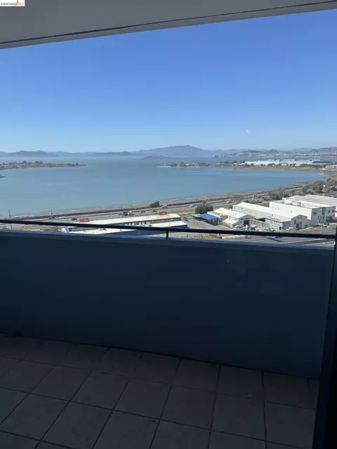 555 Pierce St #1033, Albany, CA 94706