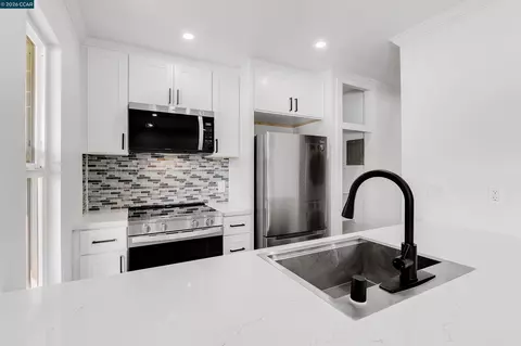 Kitchen - 2099 Olivera Rd #A, Concord, CA 94520 photo 1 of 2