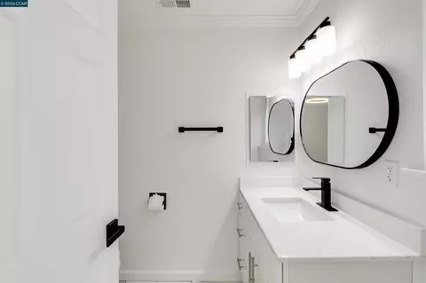Bath - 2099 Olivera Rd #A, Concord, CA 94520 photo 2 of 3