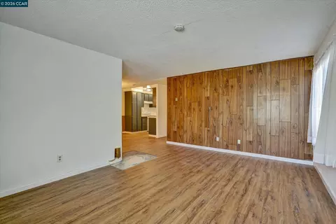 Living - 156 E Trident Dr, Pittsburg, CA 94565 photo 2 of 5