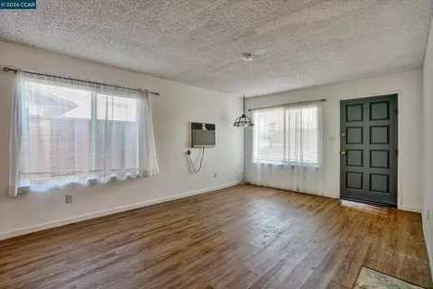 Living - 156 E Trident Dr, Pittsburg, CA 94565 photo 4 of 5