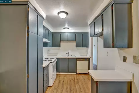 Kitchen - 156 E Trident Dr, Pittsburg, CA 94565 photo 1 of 3