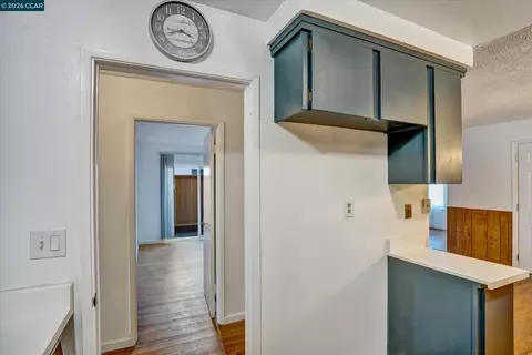 Entry Way - 156 E Trident Dr, Pittsburg, CA 94565 photo 2 of 4