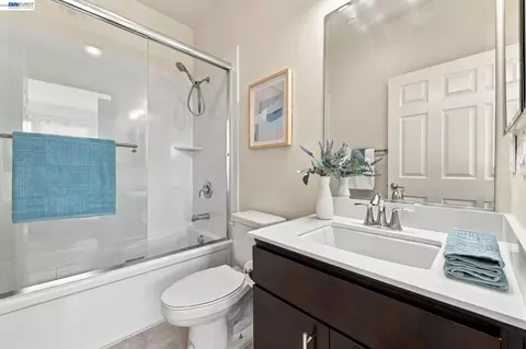 Bath - 1565 Mccandless Dr, Milpitas, CA 95035 photo 3 of 4