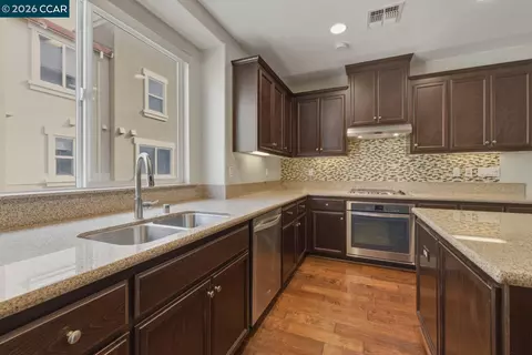 Kitchen - 6668 Adare Ln, Dublin, CA 94568 photo 4 of 5