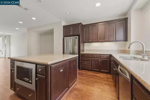 Kitchen - 6668 Adare Ln, Dublin, CA 94568 photo 5 of 5