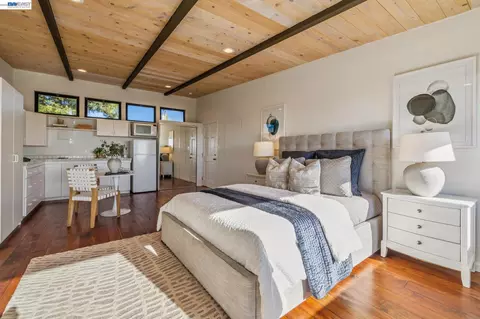 Bedroom - 5624 Greenridge Rd, Castro Valley, CA 94552 photo 12 of 12