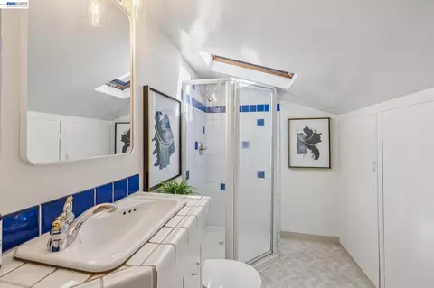 Bath - 5624 Greenridge Rd, Castro Valley, CA 94552 photo 5 of 5