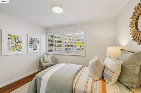 Bedroom - 5624 Greenridge Rd, Castro Valley, CA 94552 photo 4 of 12